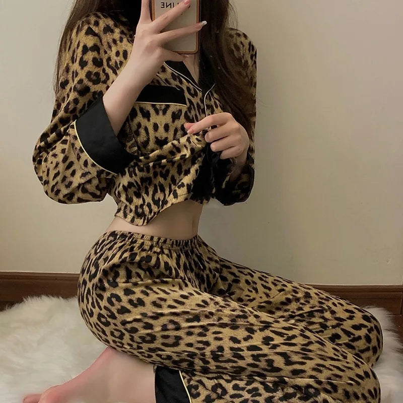 Women's Fashion Leopard Print Long-Sleeved Sleepwear