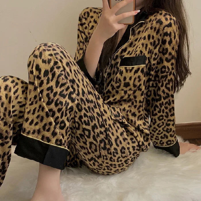Women's Fashion Leopard Print Long-Sleeved Sleepwear