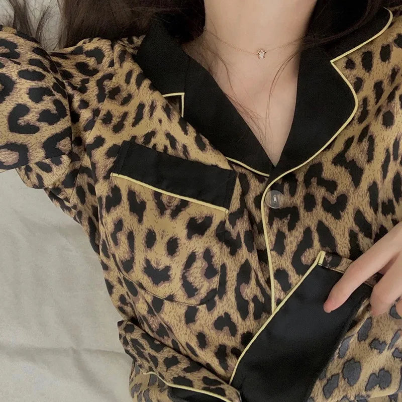 Women's Fashion Leopard Print Long-Sleeved Sleepwear