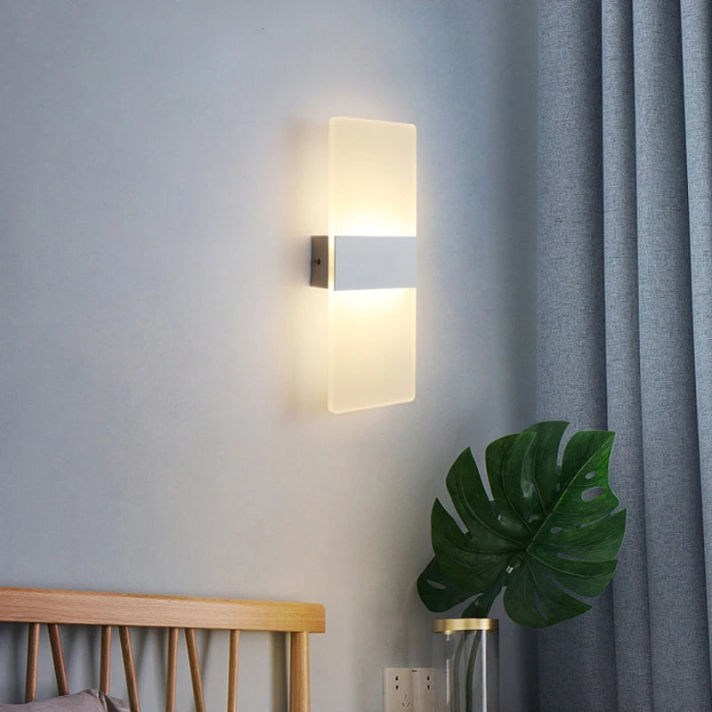 New bedside right-angle rounded wall lamp