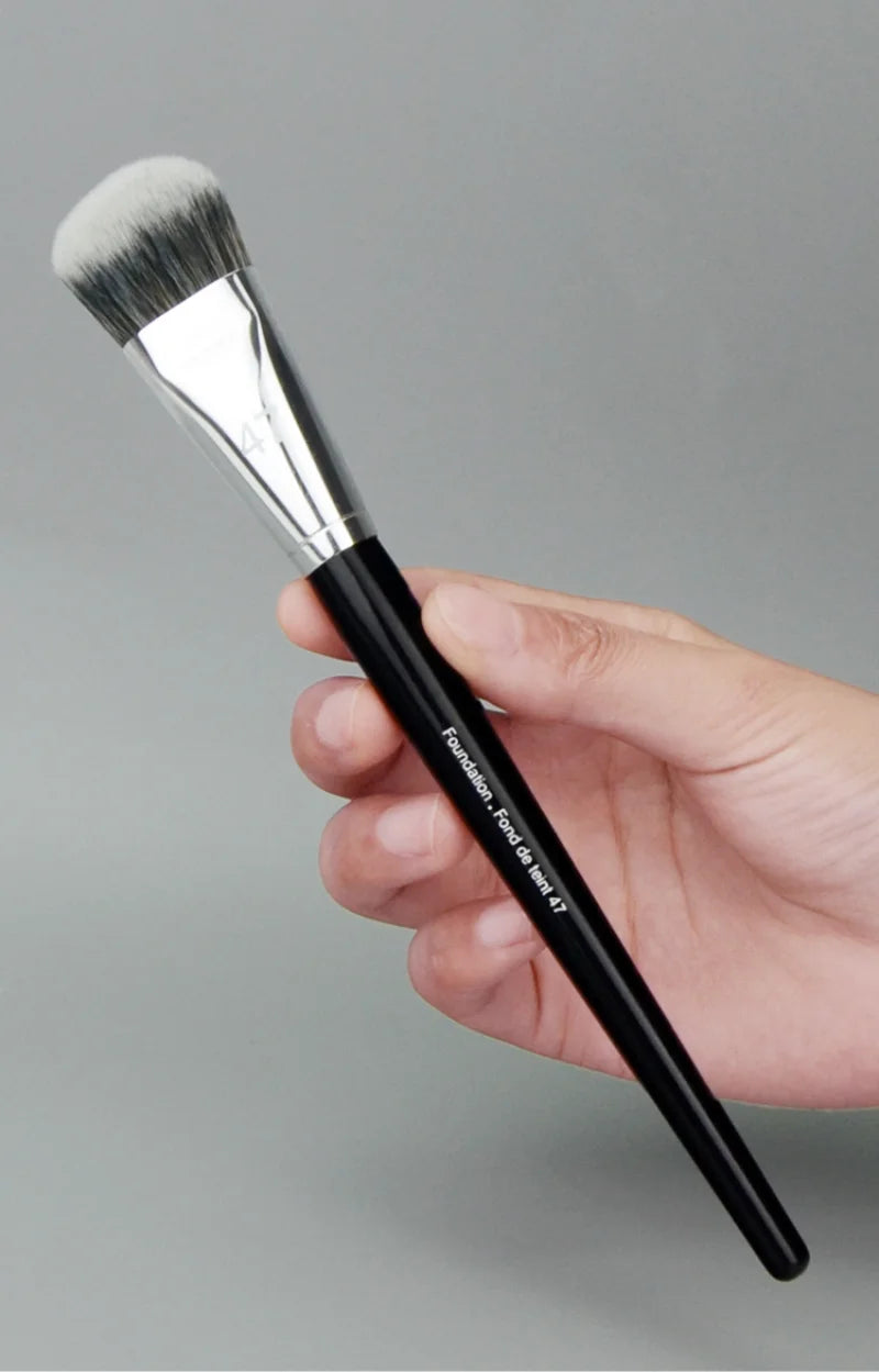 KSHBO 47 Broom Head Foundation Brush