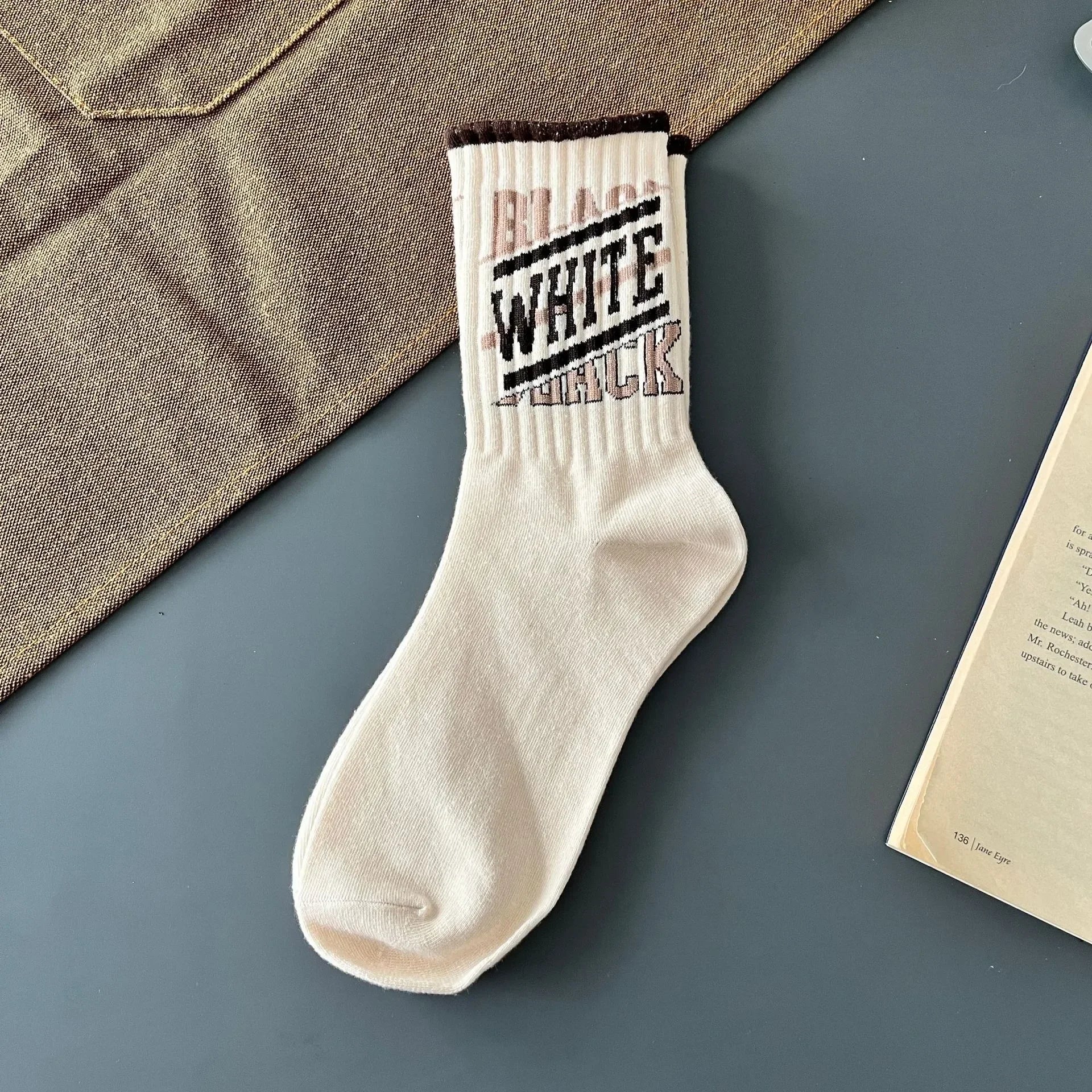 1/3/5/8 Pairs Retro American Men's Mid-rise Socks